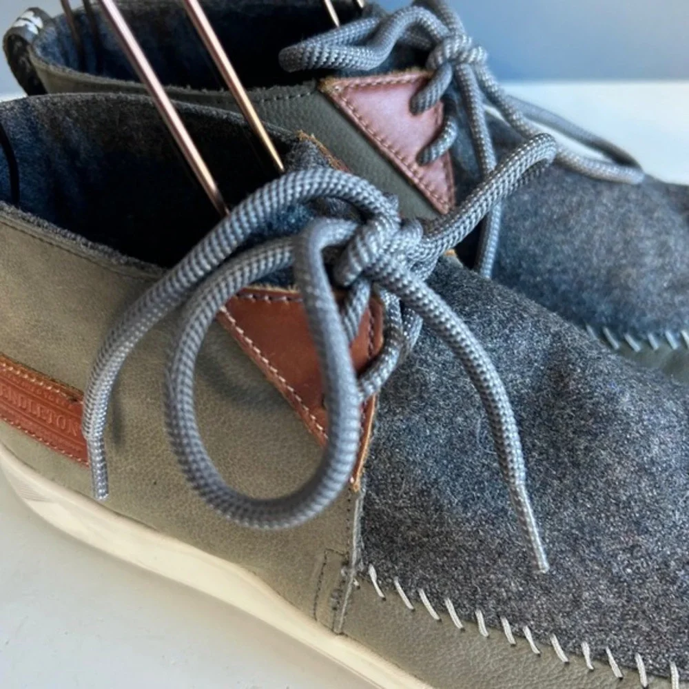 Pendleton Woolen Mills Chukka Boots‎ Men's Size 11 Grey Wool Leather Vibram Sole